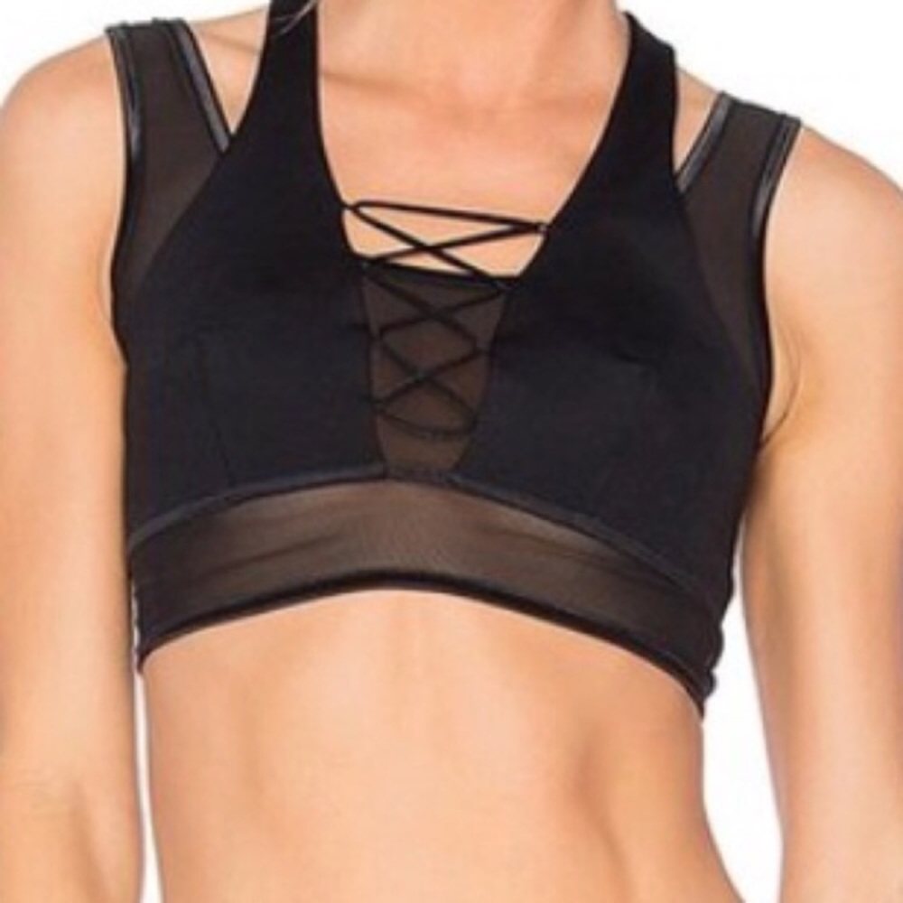 Sports Bra Lot - Picture 4 of 5